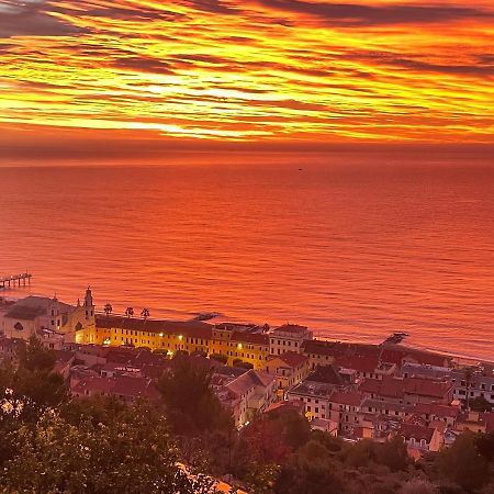 Готель Sotto Le Stelle ...Il Mare П'єтра-Лігуре Екстер'єр фото