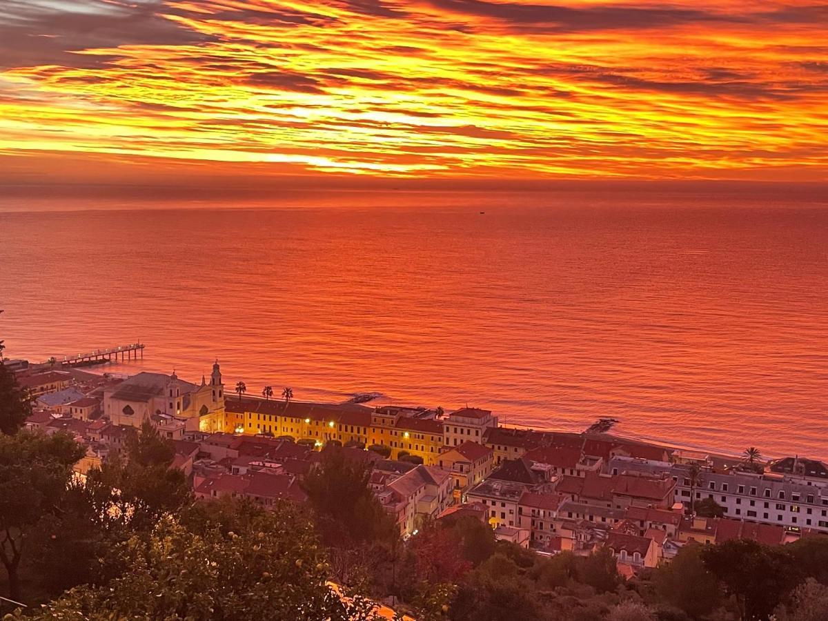 Готель Sotto Le Stelle ...Il Mare П'єтра-Лігуре Екстер'єр фото